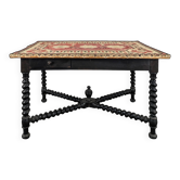 Table de style Louis XIII en bois noirci et tapisserie