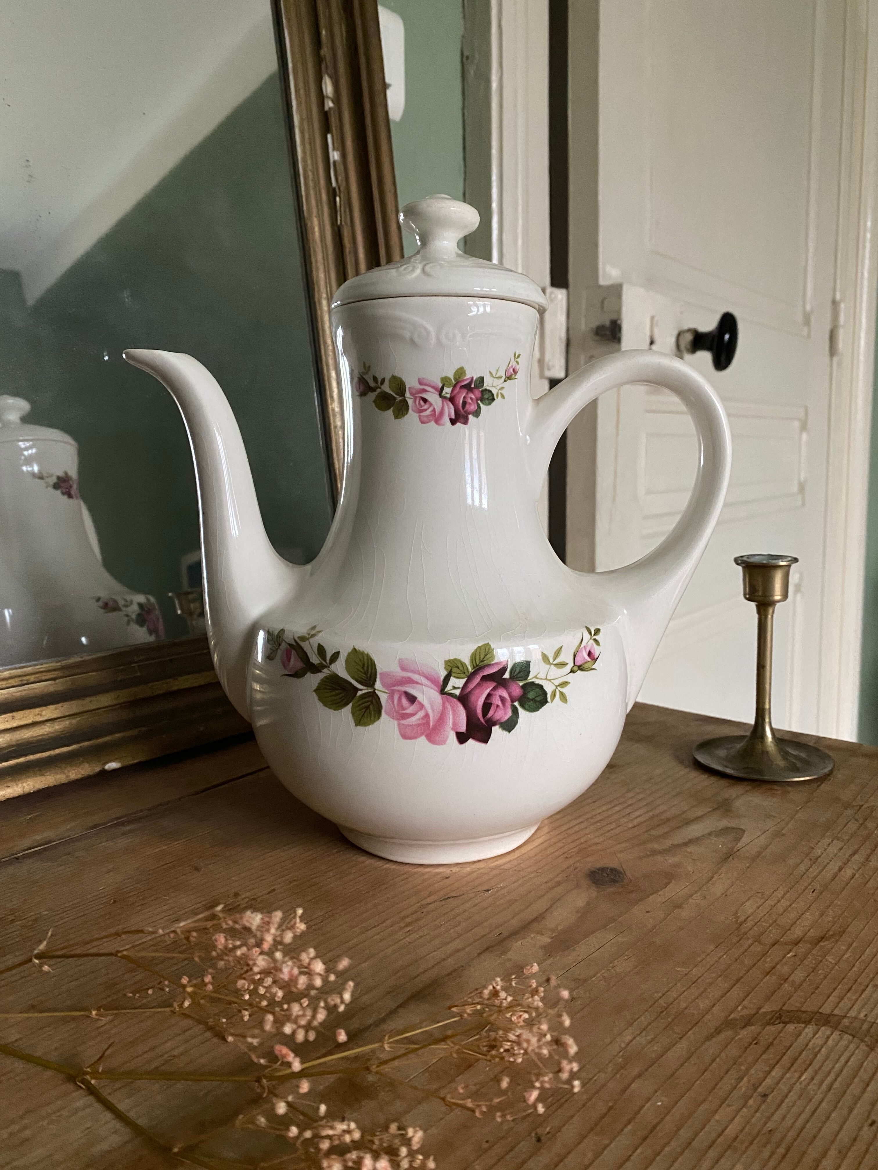 Old teapot Gien faience model Champs