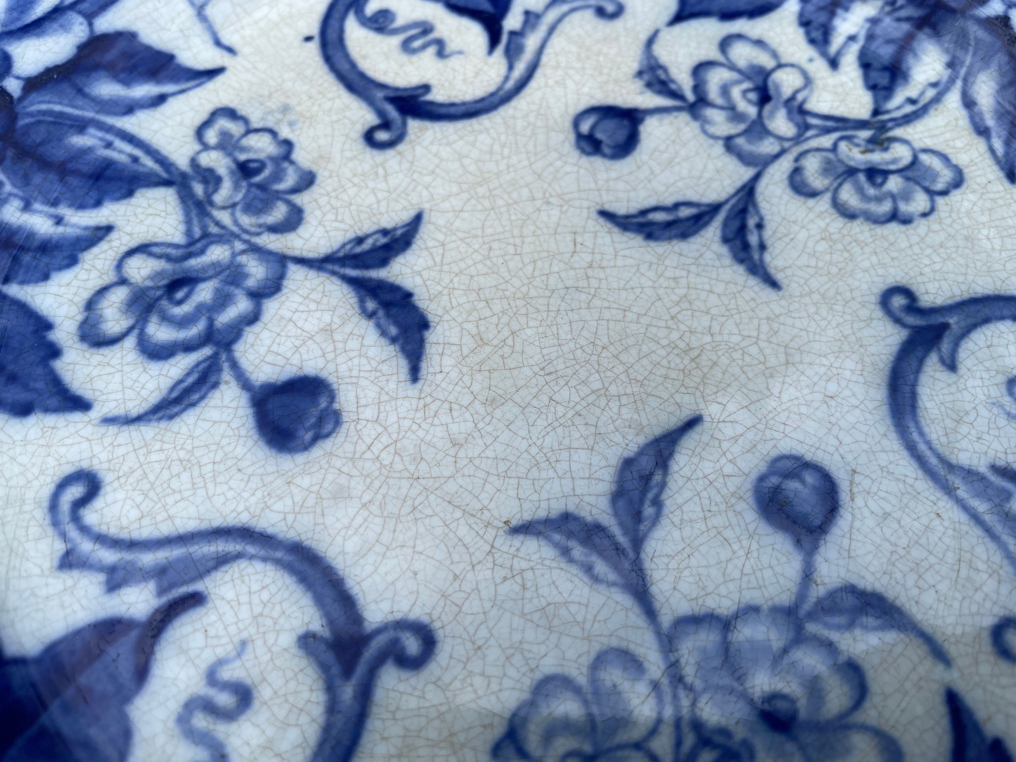 Plate with peedouche Creil & Montereau model Flora liseron