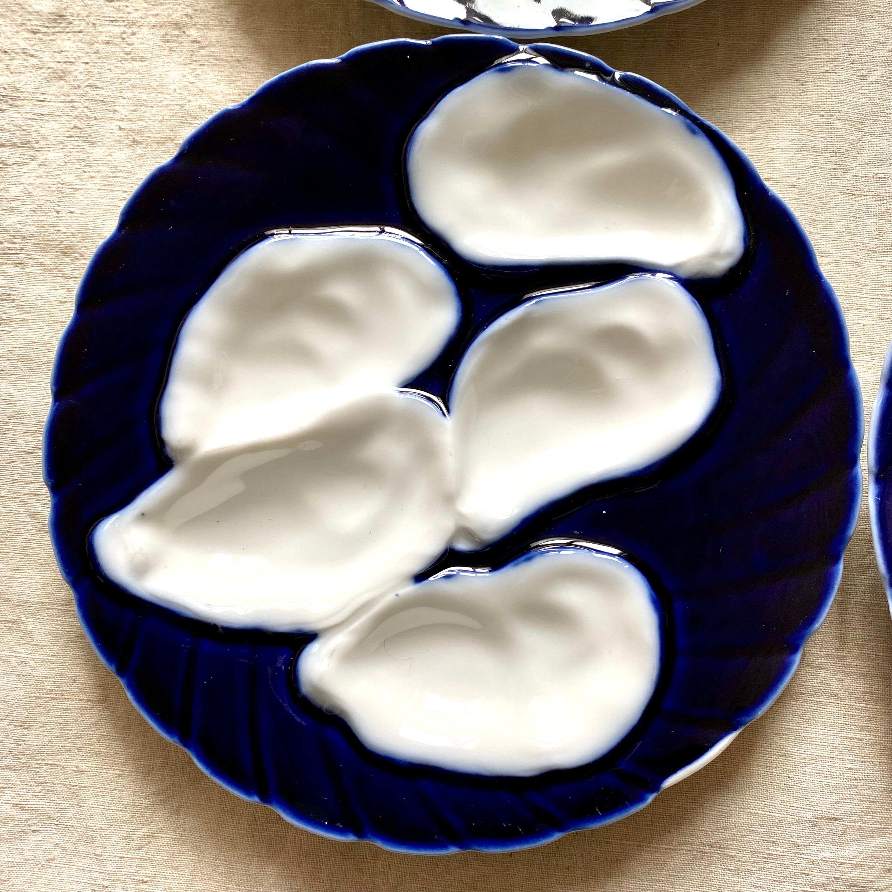 Porcelain oyster plates