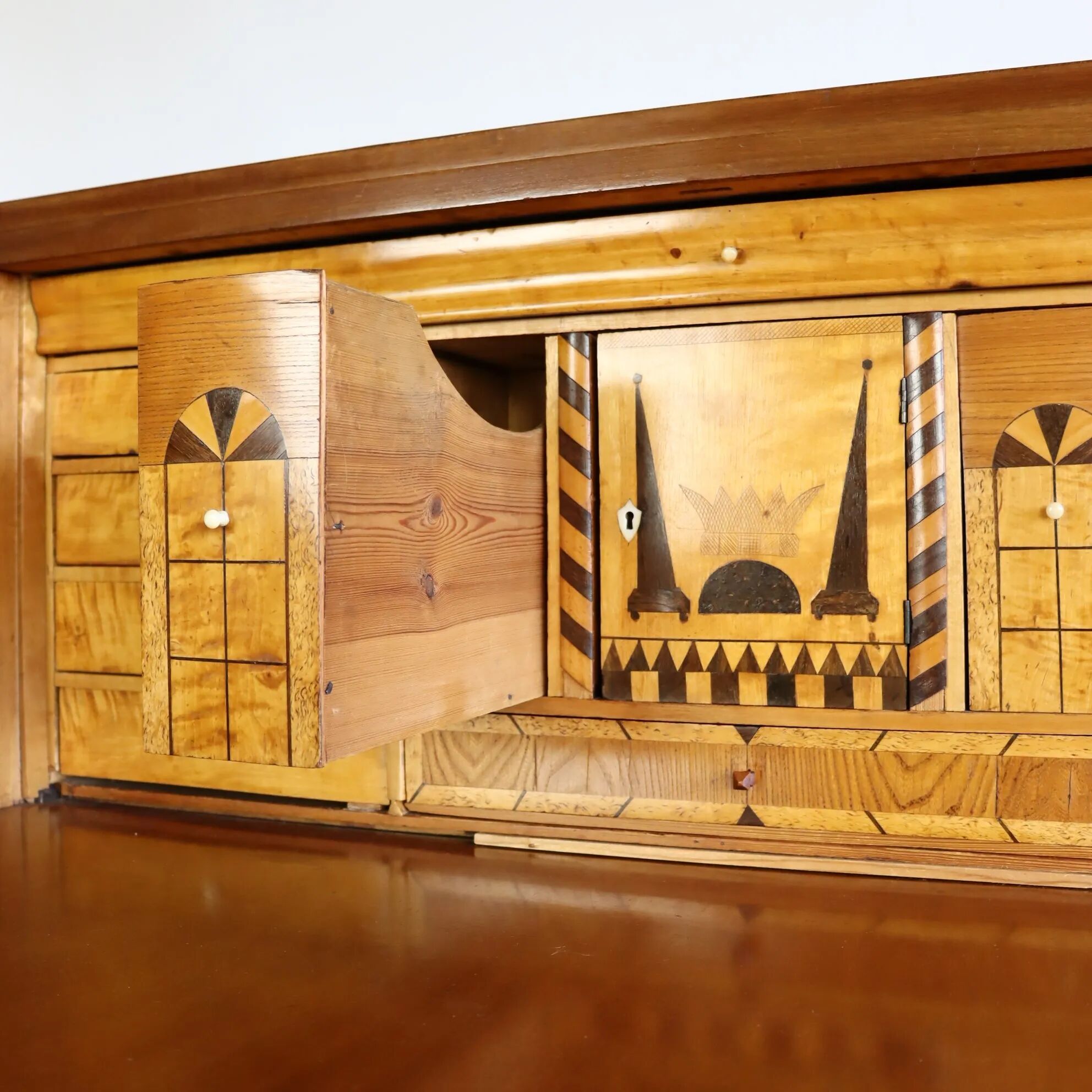 Cabinet années 40
