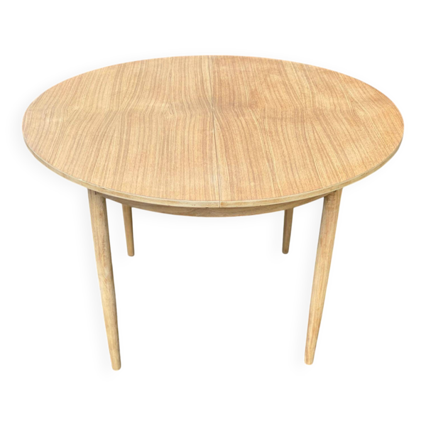 Table à manger scandinave ronde extensible rénovée en teck 1950