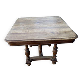 Wooden dining table, extendable with extensions