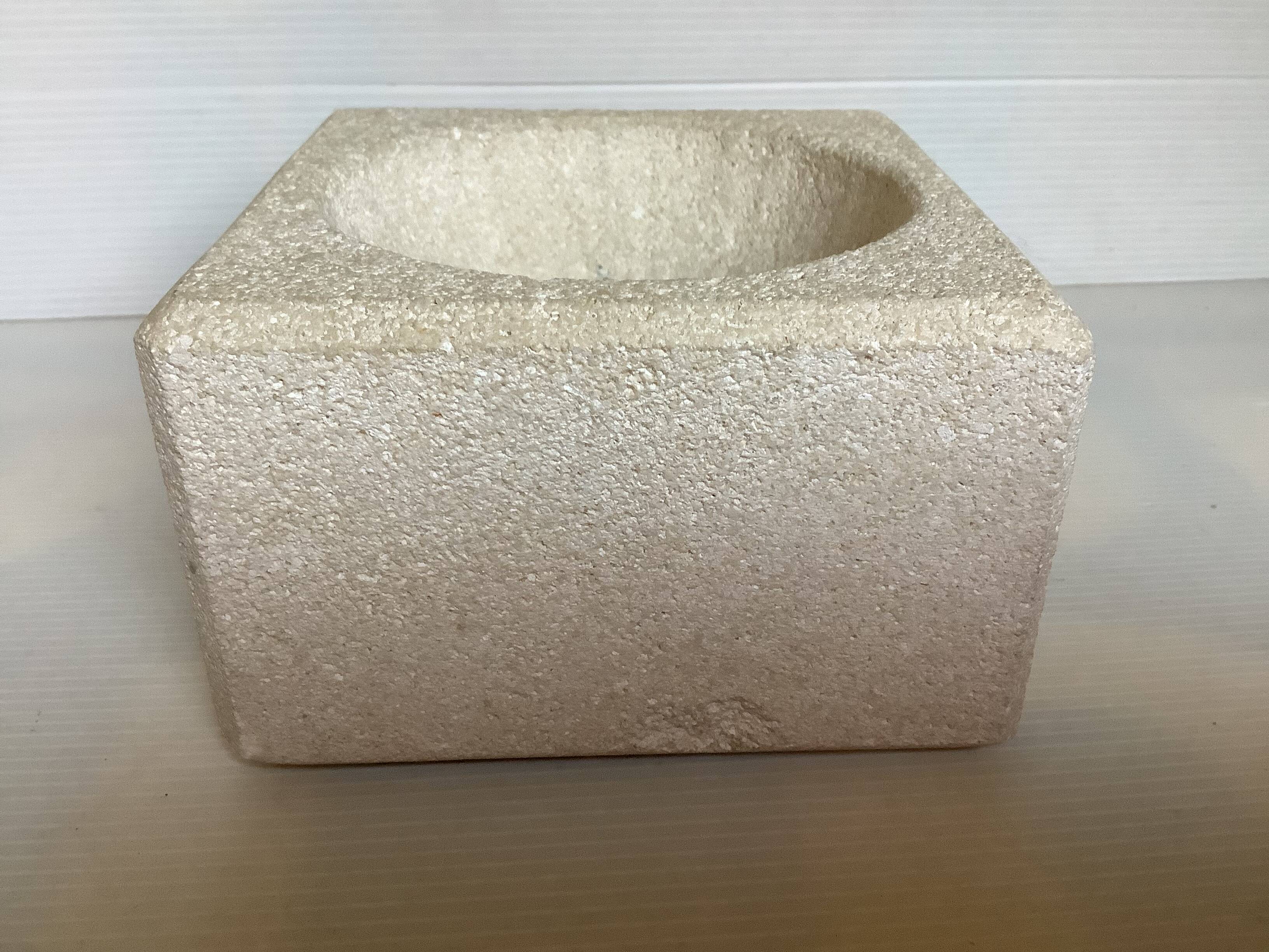 Stone catchall