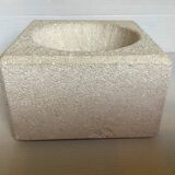Stone empty pocket