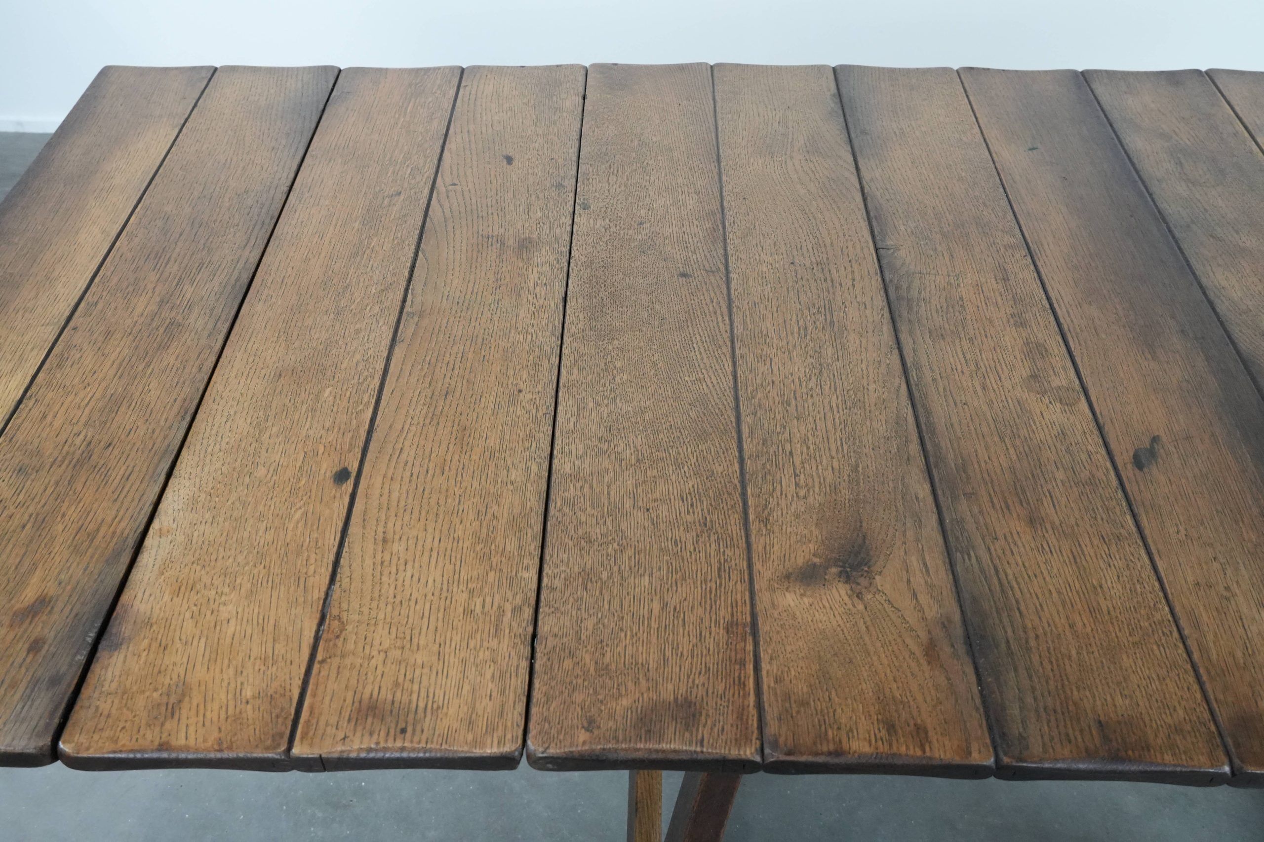 Antique Swiss extendable dining table made of oak from the mid-19th century