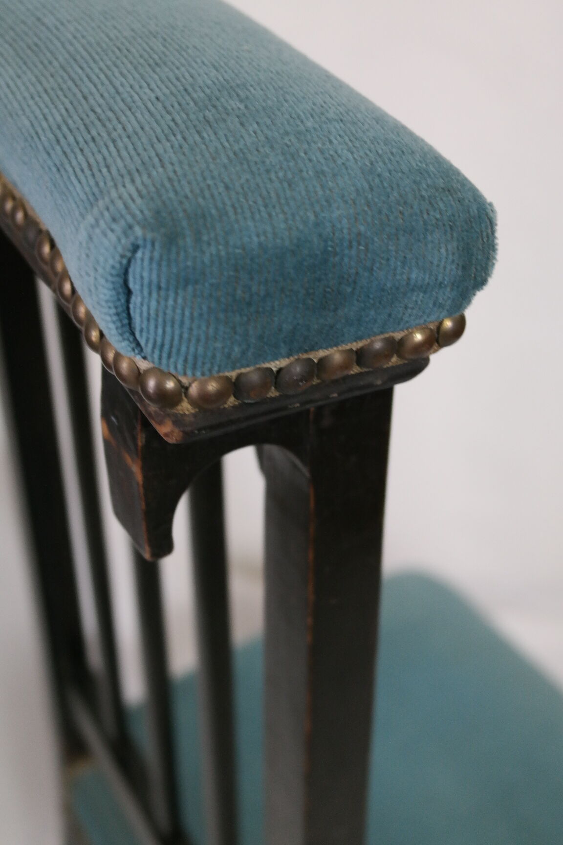 Chair prie-dieu style Napoleon III blackened wood openwork velvet blue