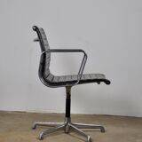 Office armchair by Charles & Ray Eames for ICF, 1960