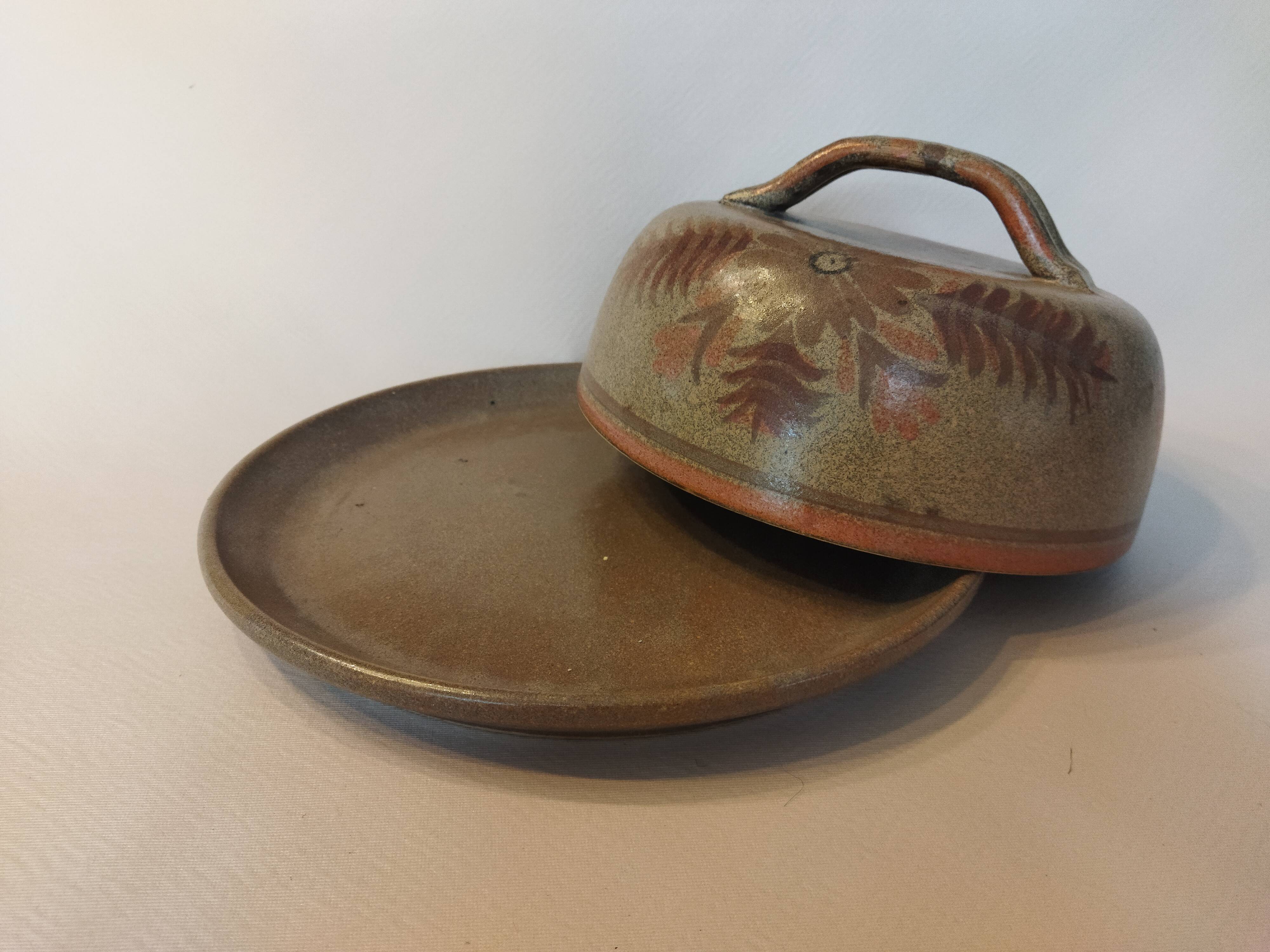 Keraluc Quimper sandstone cheese bell