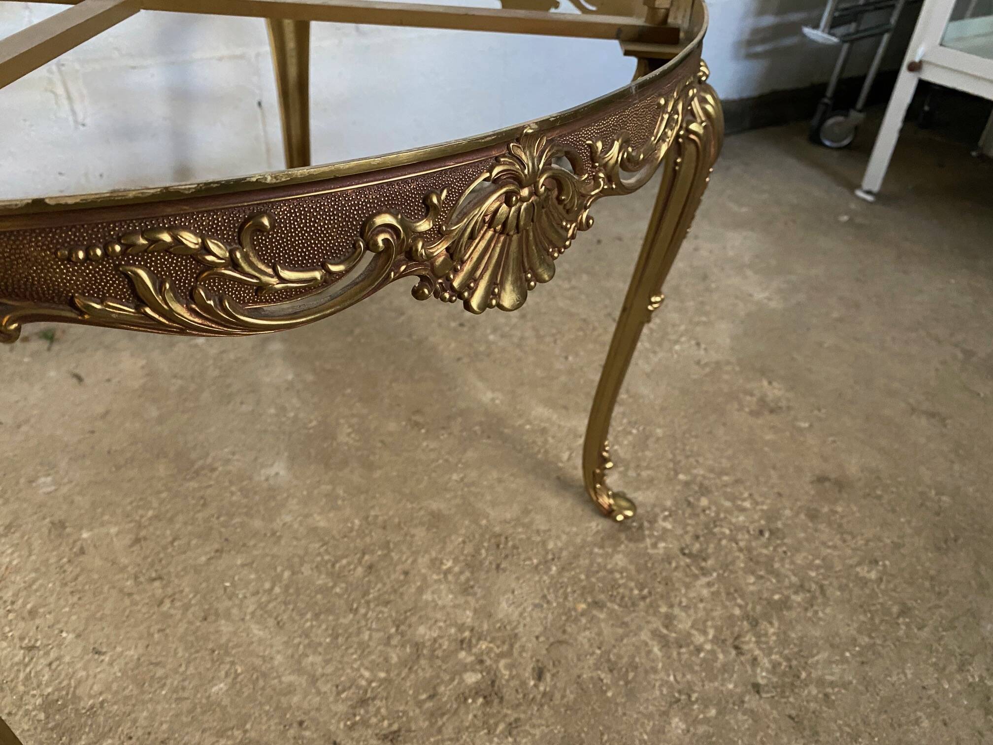 Vintage 1950s round onyx coffee table with brass base
