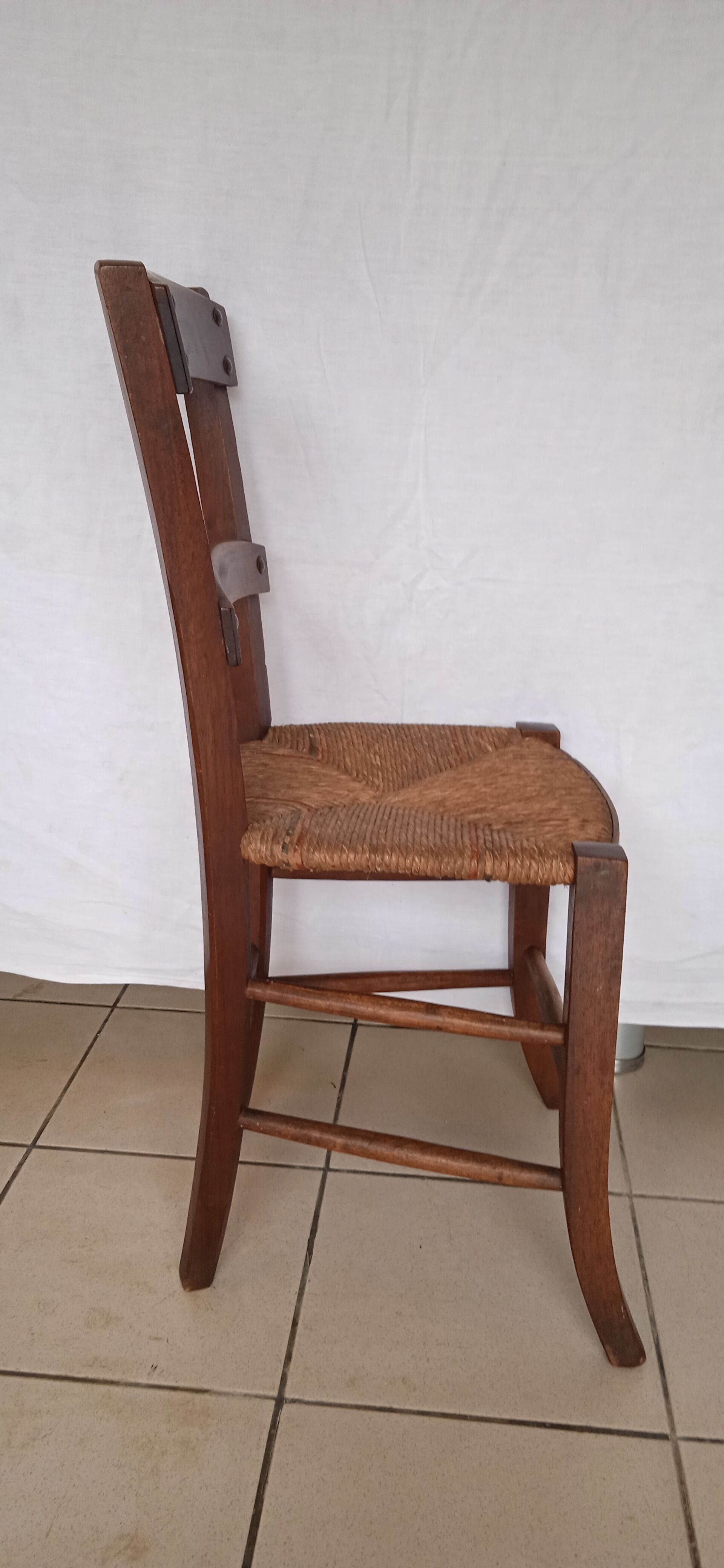 Series of 4 straw chairs