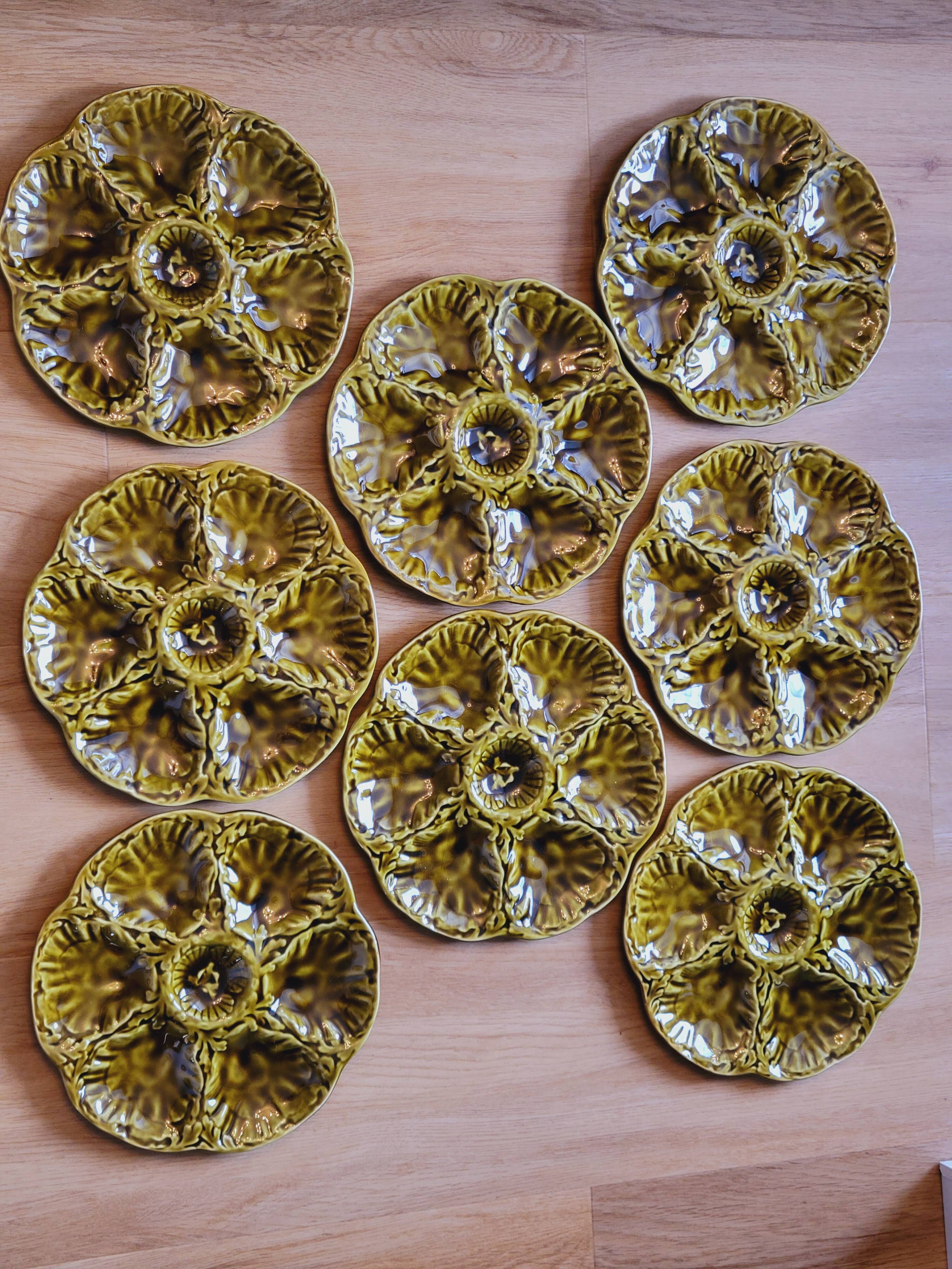 8 oyster plates barbotine Gien green color