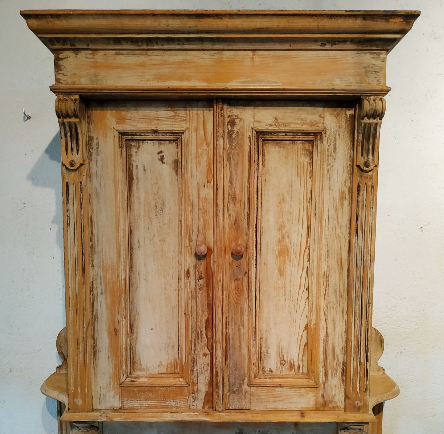 Patinated buffet (pastry furniture)