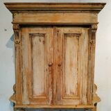 Patinated buffet (pastry furniture)