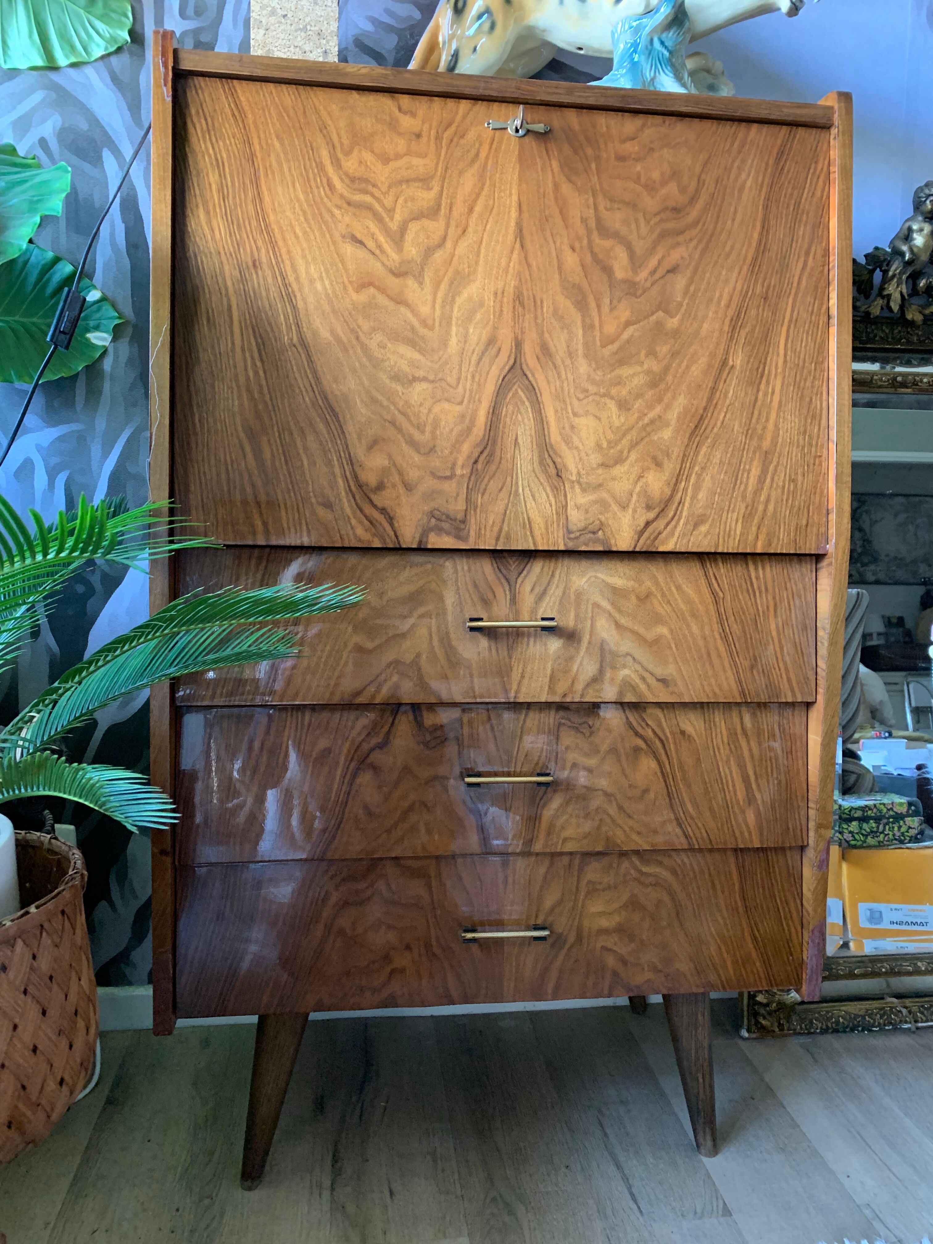 Secretary 70 feet compass