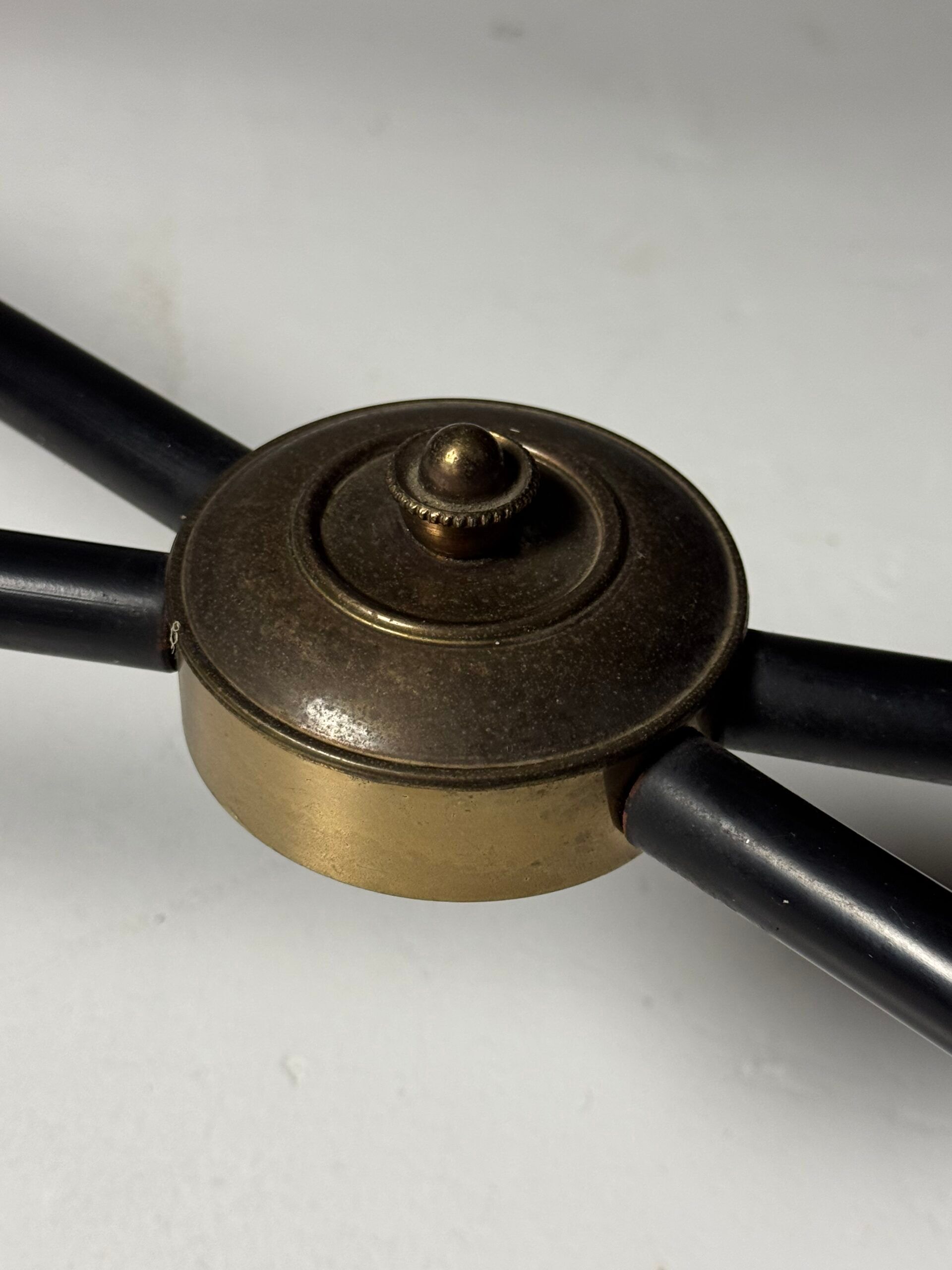 Table d'appoint des années 1960.