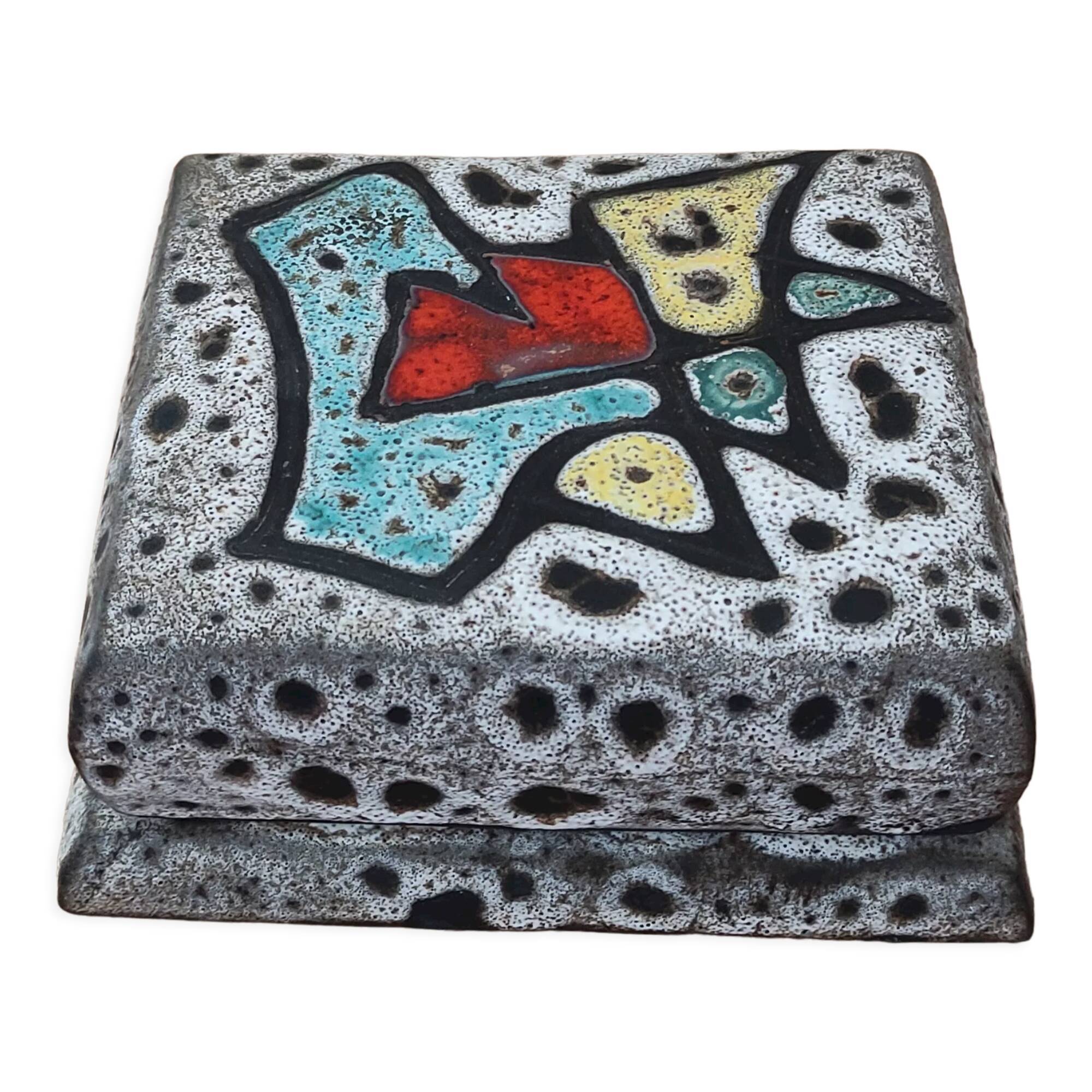 Empty pocket with lid signed Bessone (Vallauris)