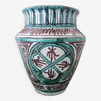 Ceramic vase with geometric decoration