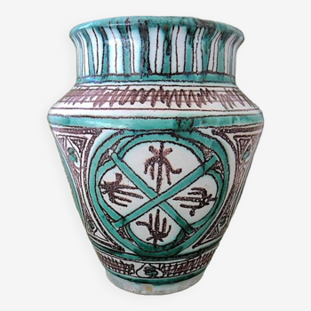 Vase en céramique à décor géométrique