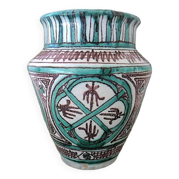 Vase en céramique à décor géométrique
