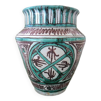 Ceramic vase with geometric decoration