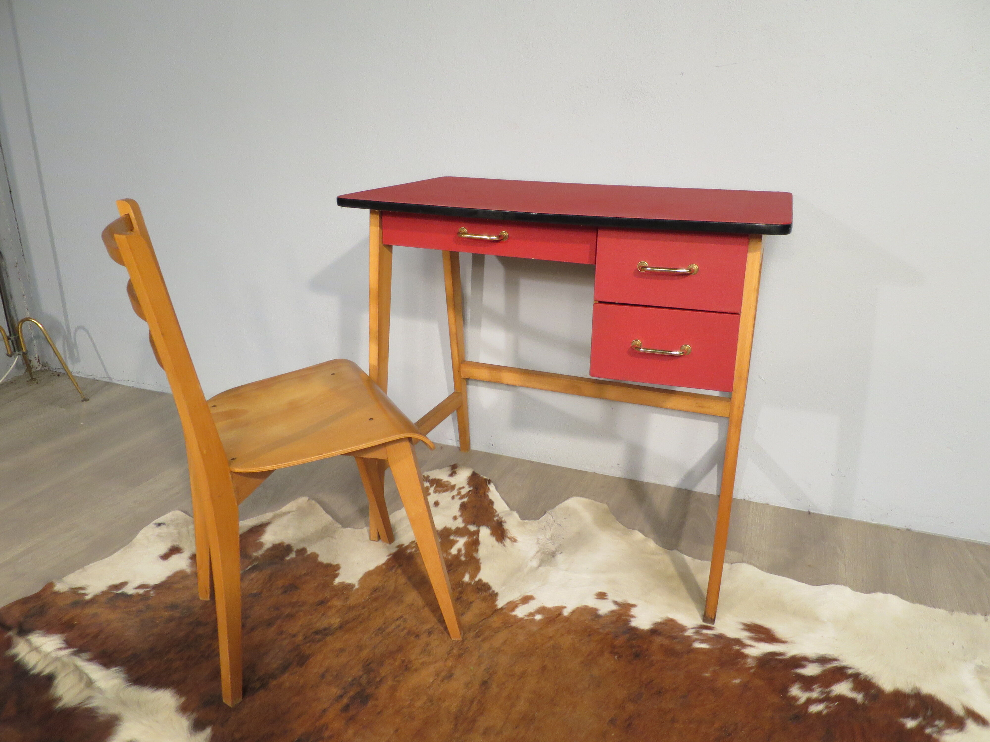 Bureau et chaise vintage en hêtre et skai