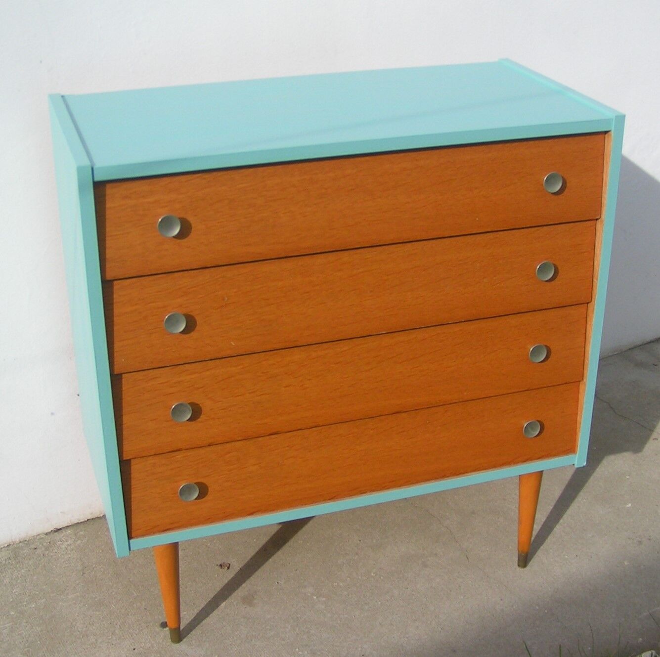 Commode en chêne années 60 relokée