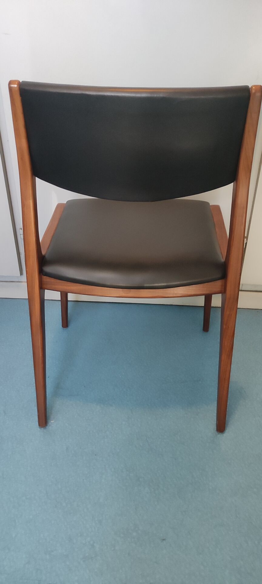 2 Scandinavian chairs