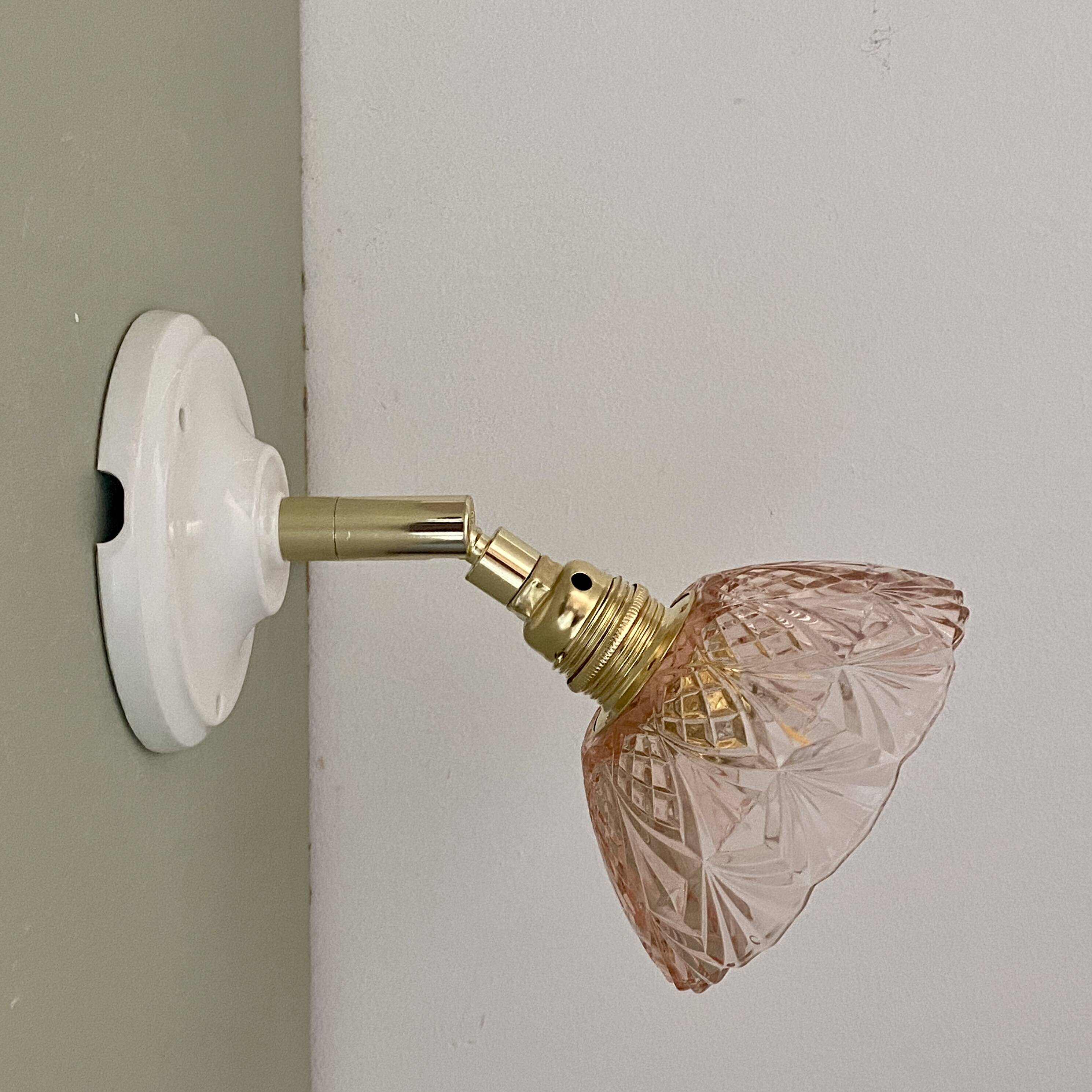 Vintage lampshade wall light in pink glass - tableware collection -