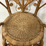 Peacock chair with armrests