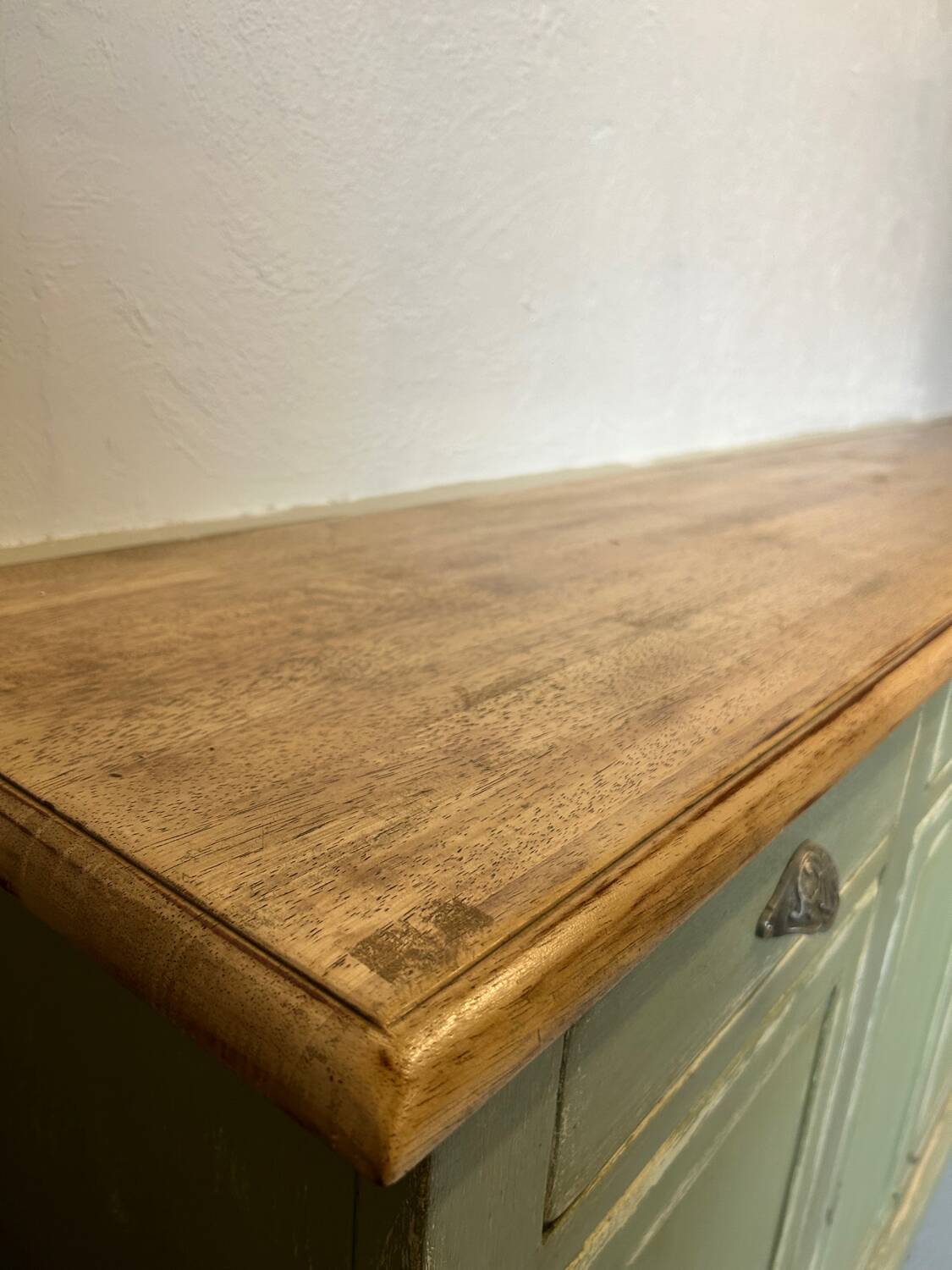 Antique green patinated grand buffet – 4 doors & 4 drawers – Wooden top