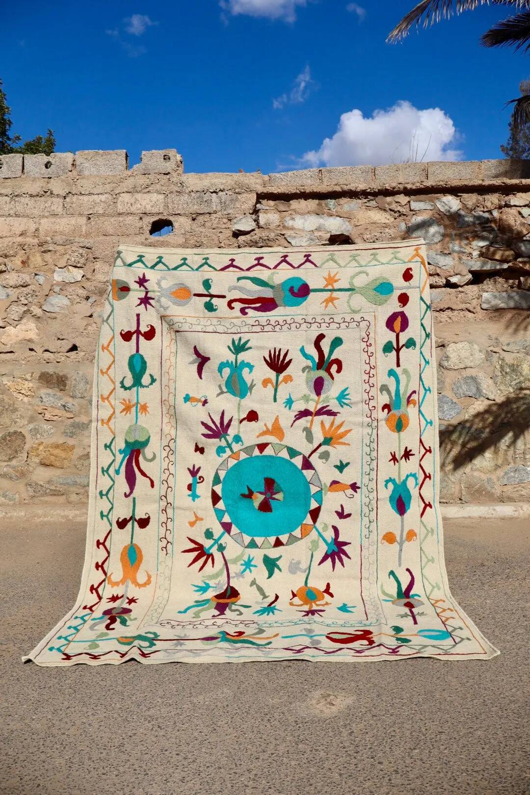 White blue multicoloured kilim suzani rug – 240x170 cm