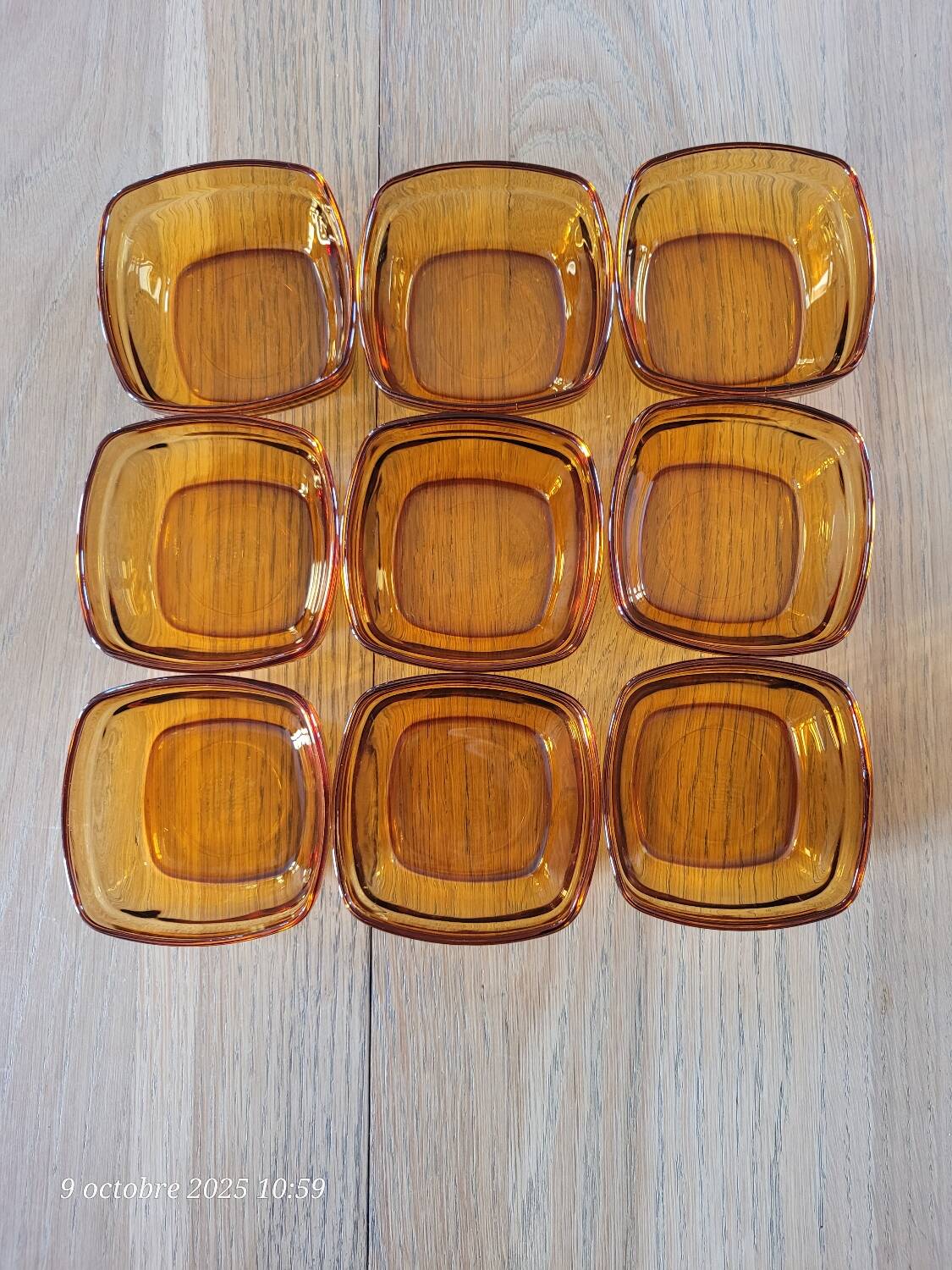 9 coupelles carrées vintage en verre fumé