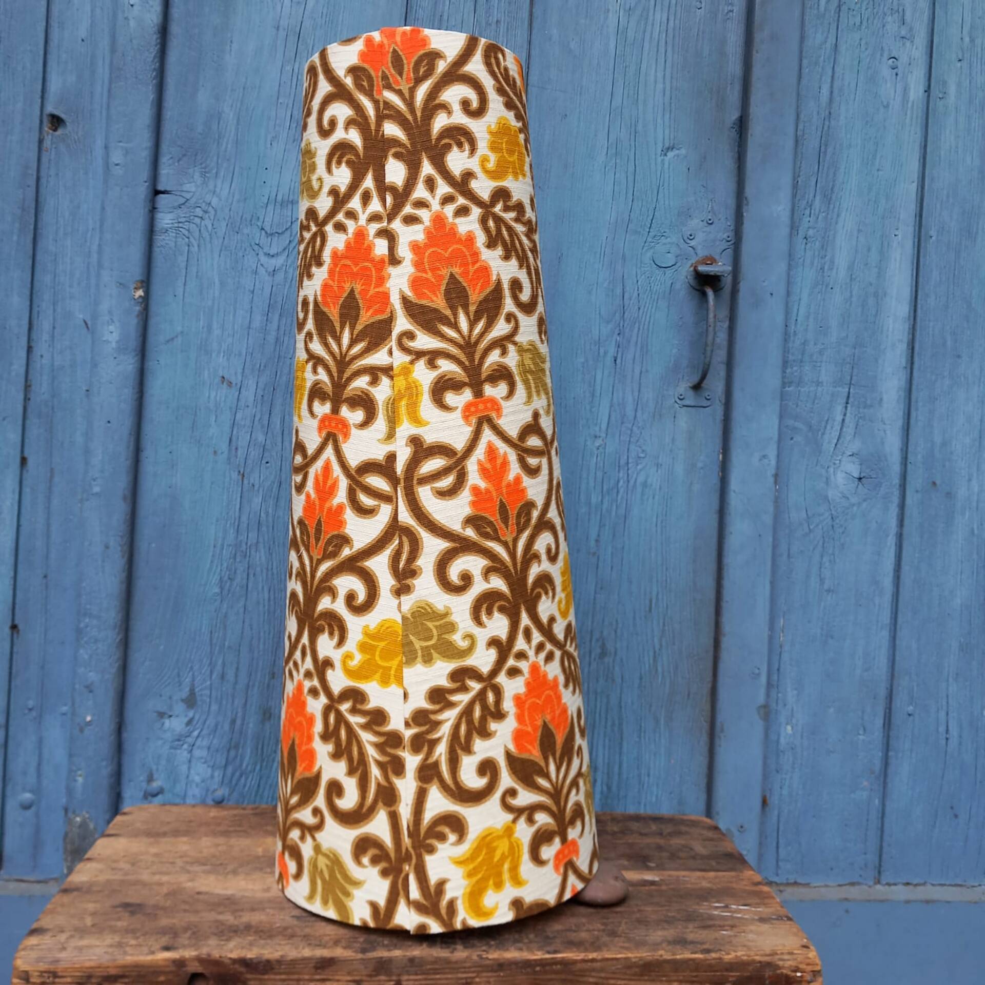 Vintage lampshade/flower