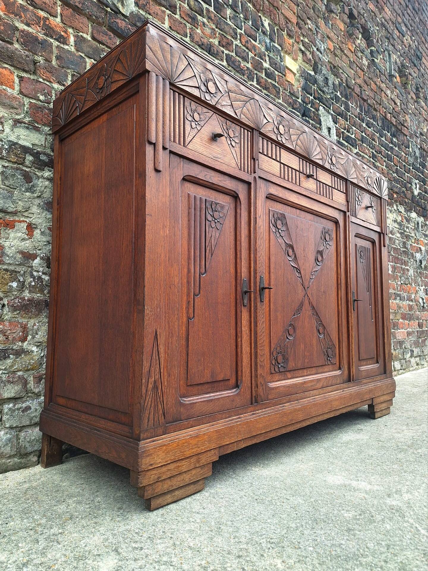 Buffet art déco plateau bois, meuble vaisselier ancien  Dimensions 142