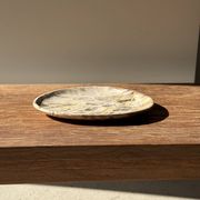 Petit vide poche ou plat en bois pétrifié blanc quadrillé brun D25-20,5