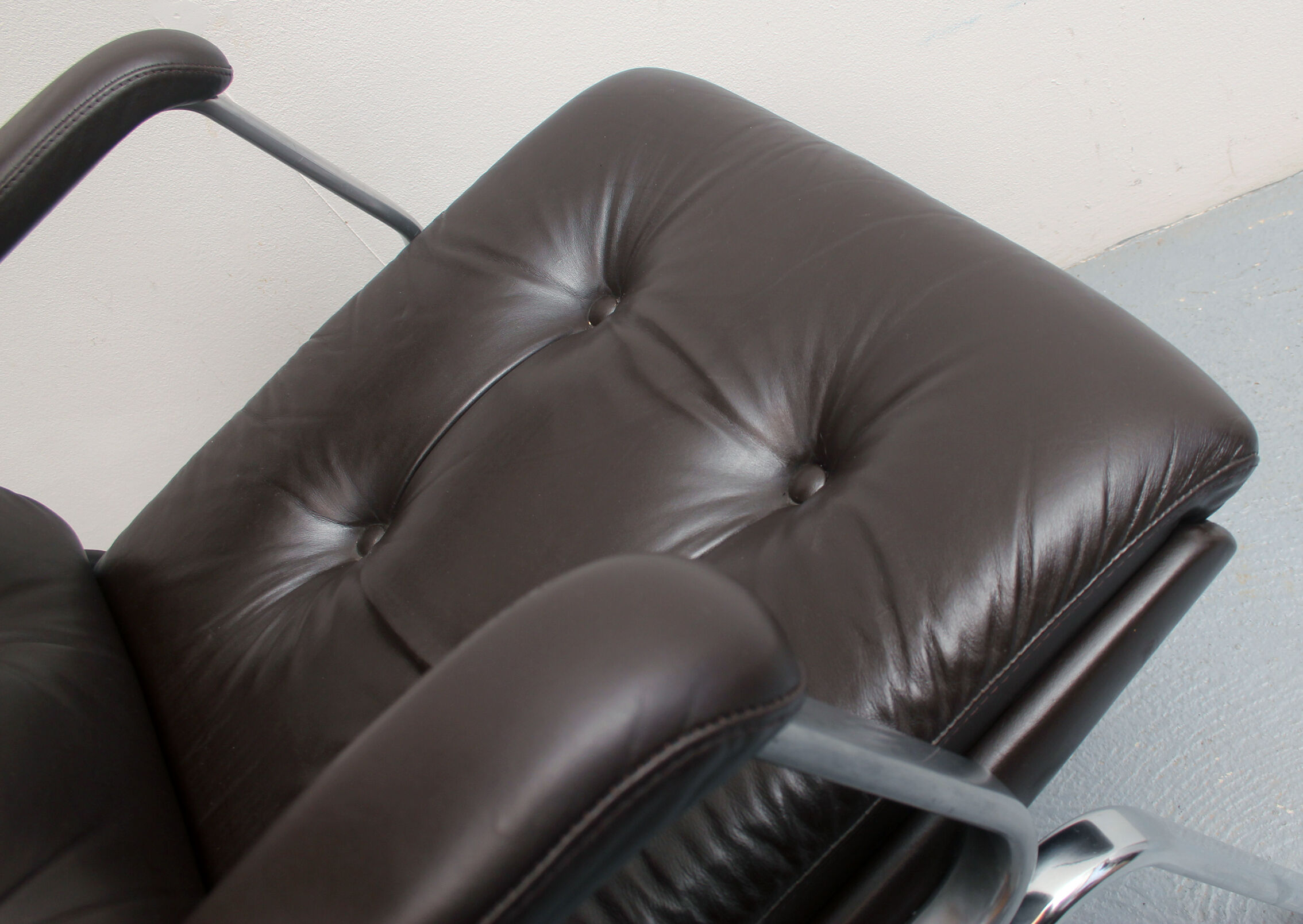 1970s leather chair Drabert darkbrown