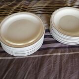 Flat white plates bordered gray and pink