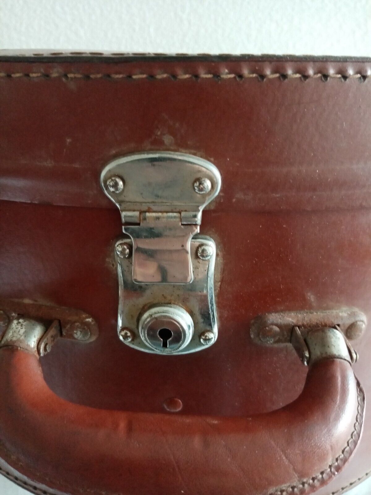 Old hat box SILKA diameter 39 cm