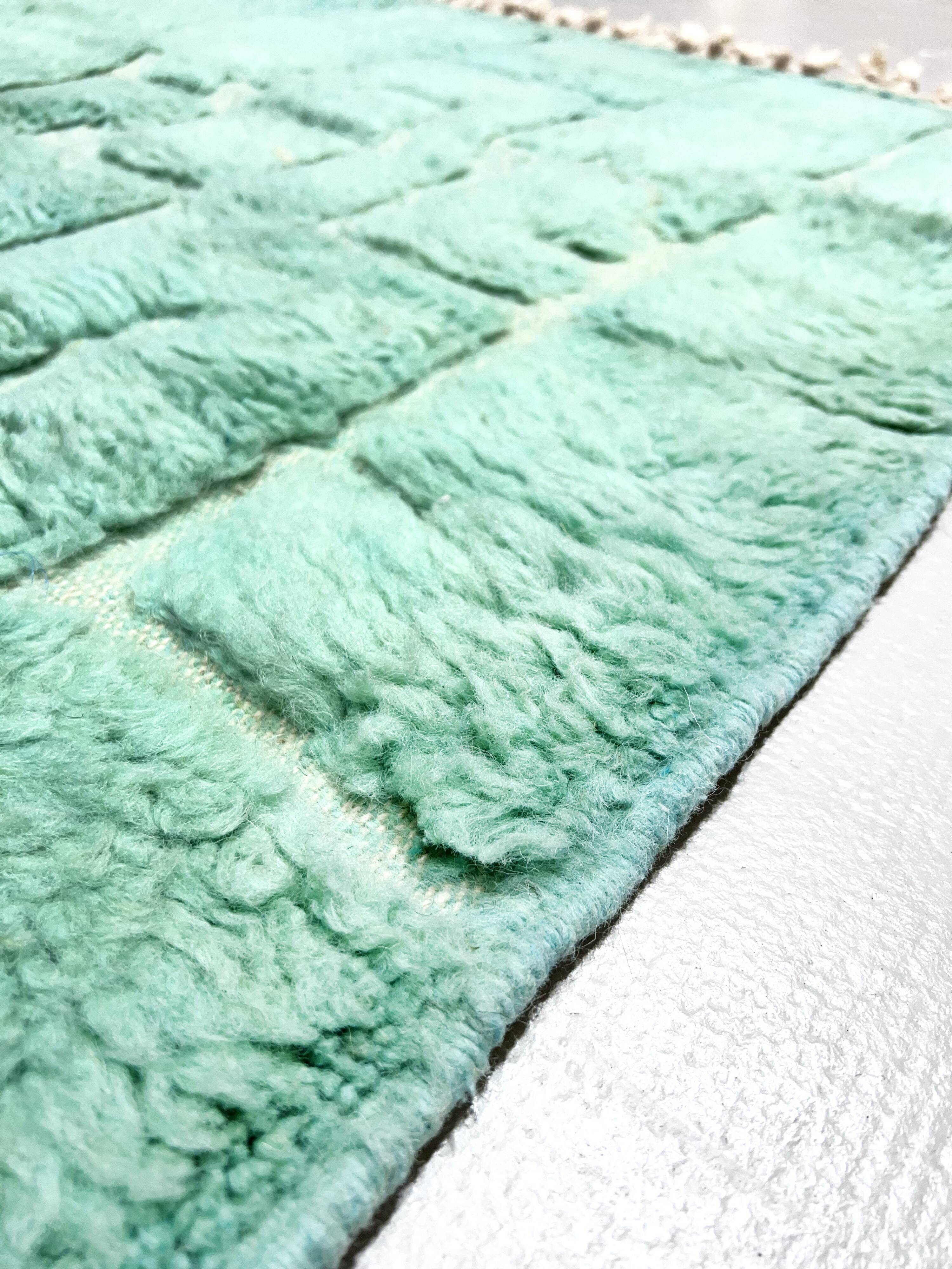 Authentic turquoise Beni Ouarain Berber rug with engraved patterns, 1.58 x 1.07 m