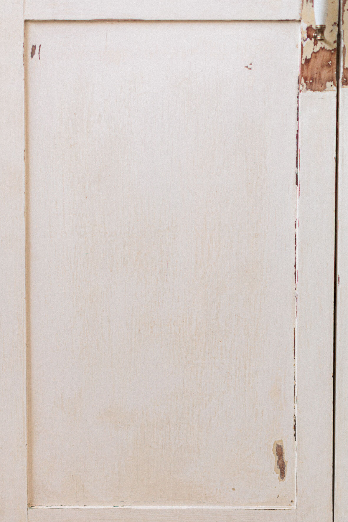 Large white furniture lacquered "buttercup"