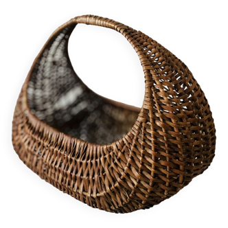 Wicker basket with vintage handle