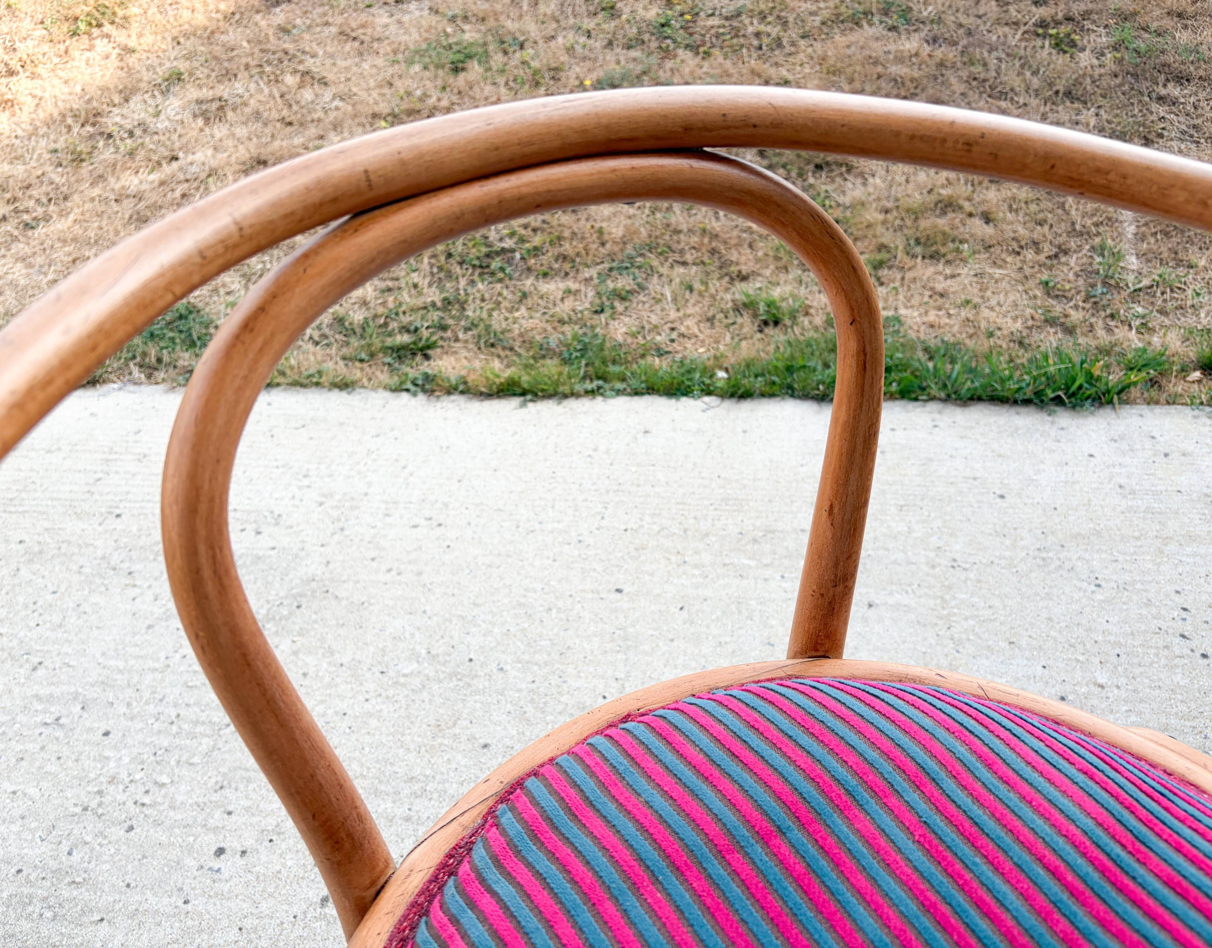 Fauteuil en bois courbé , 209 de Thonet , dit Le Corbusier , 1900'