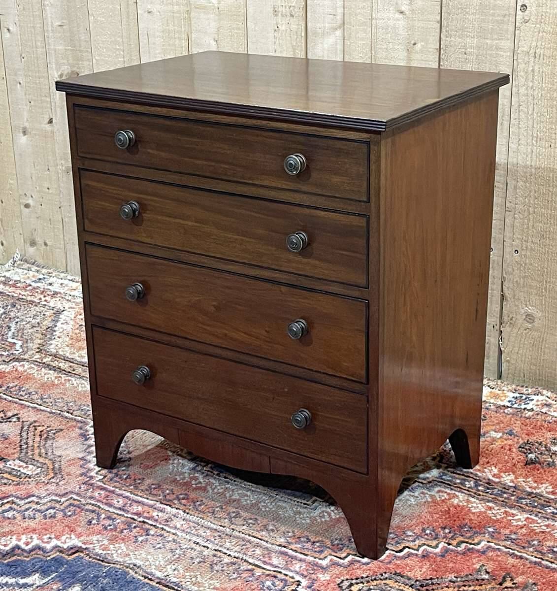 1930s English mahogany chest of drawers