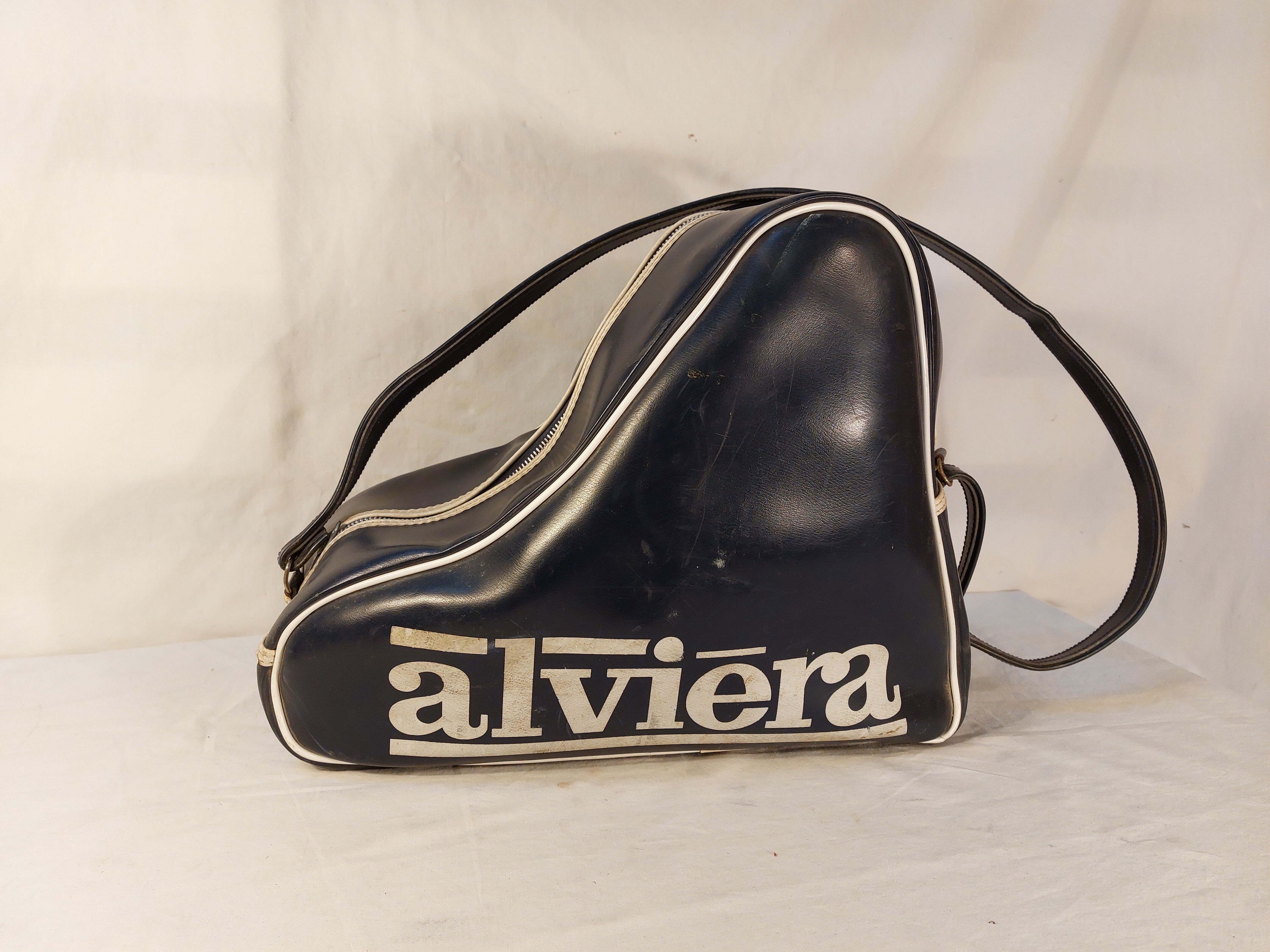 Pair of vintage ice skates Alviera