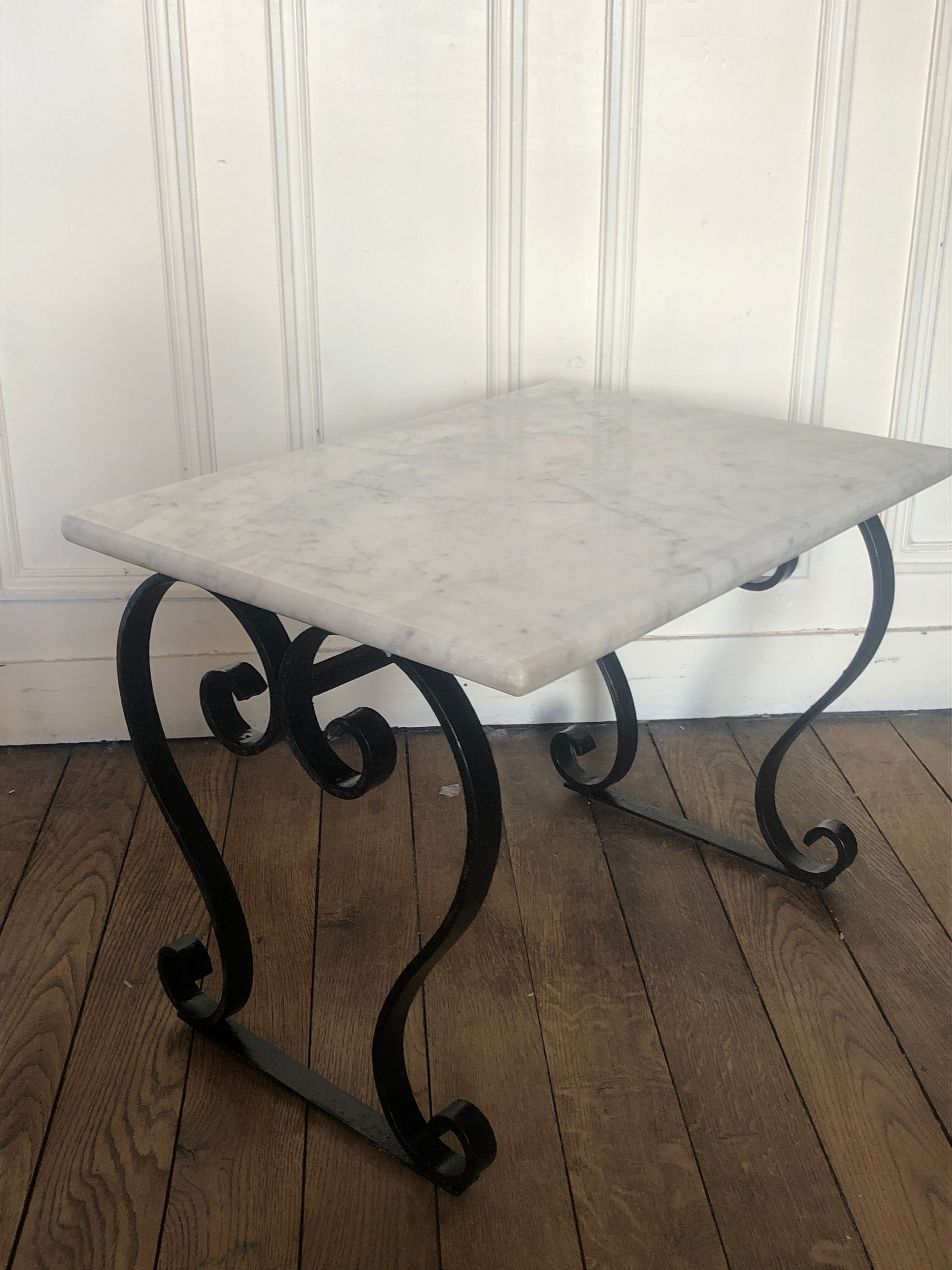 Table low white marble