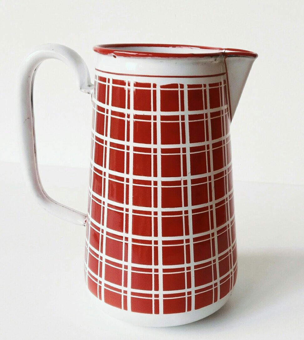 Enamelled sheet metal pitcher years 20/30