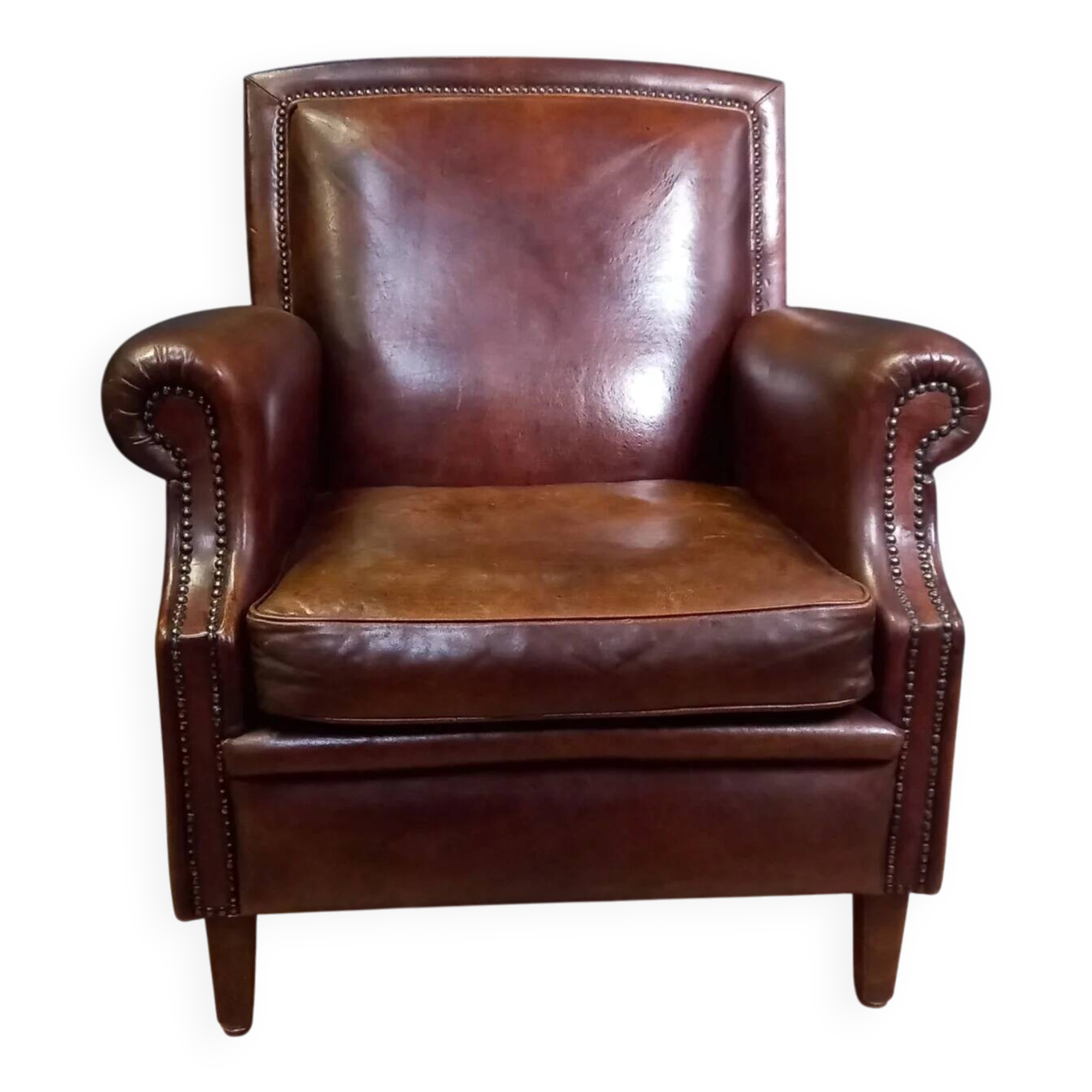 Club armchair in sheepskin in Art Deco style