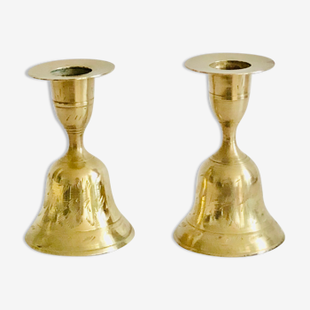Paire de bougeoirs « cloche » en laiton