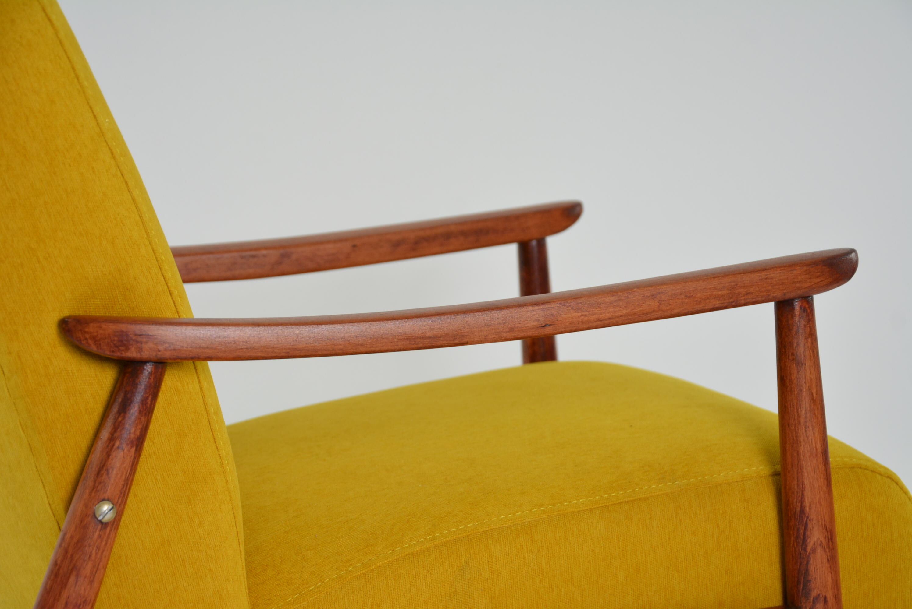 Fauteuil des années 60 jaune